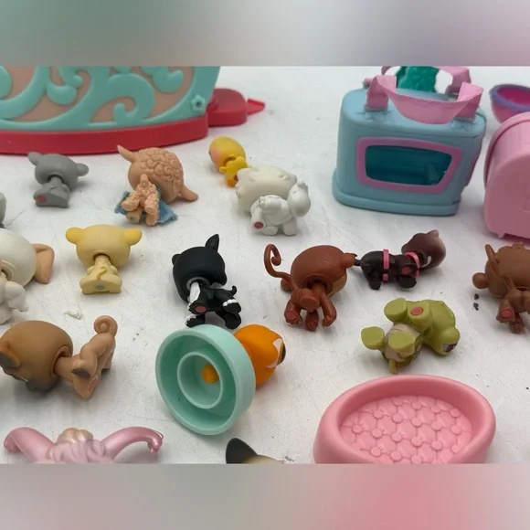 Littlest Pet Shop LPS lot of 39 includes rare Collie and other pets